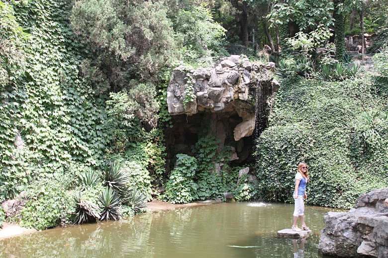 Лоян, Гроты Лунмэня - Сад Бая, Пруд Бая (Luoyang, Longmen Grottos - Bai Garden, Bai Pond)