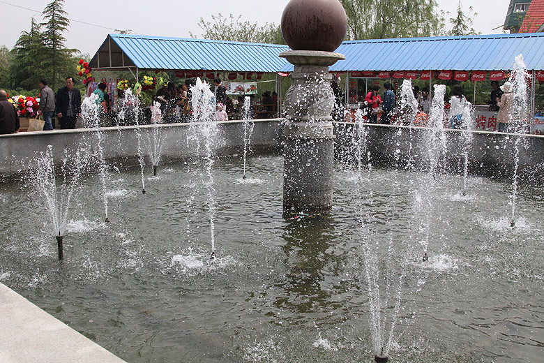Лоян, Лоянский Сад Тюльпанов и Пионов (Luoyang, Tulip and Peony Garden)