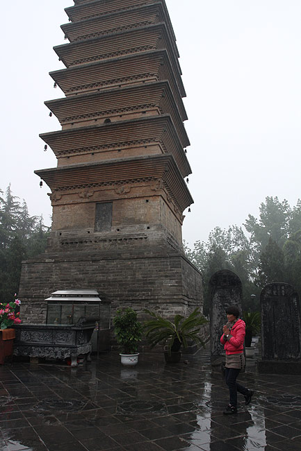 Лоян, Храм Белой Лошади, Пагода Циюнь (Luoyang, White Horse Temple, Qiyunta Temple)