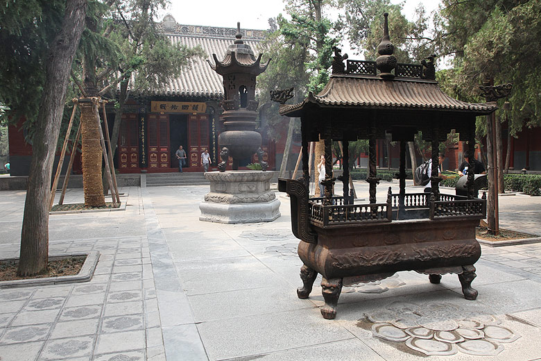 Лоян, Храм Белой Лошади, Зал Небесных Королей (Luoyang, White Horse Temple, Hall of Heavenly King)