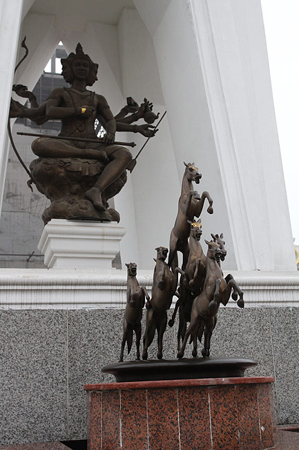 Лоян, Храм Белой Лошади, Храм в тайском стиле (Luoyang, White Horse Temple, Thai style temple)