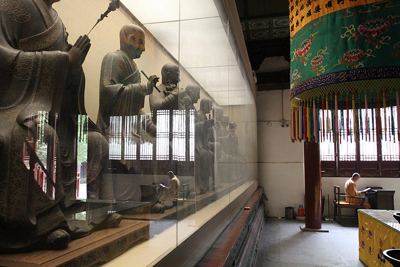 Лоян, Храм Белой Лошади, Архаты в Зале Великих Героев (Luoyang, White Horse Temple, Arhats in the Hall of Great Heroes)