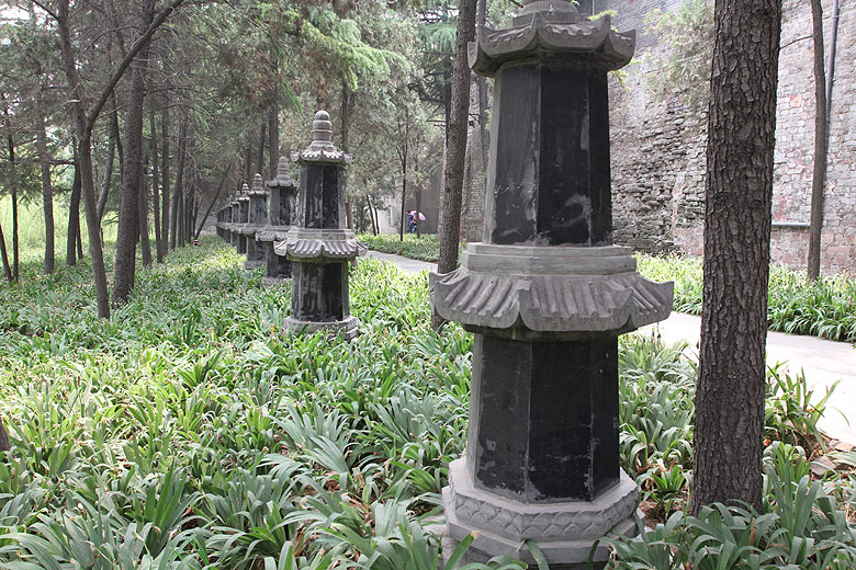 Лоян, Храм Белой Лошади, Лес Пагод (Luoyang, White Horse Temple, Pagoda Forest)