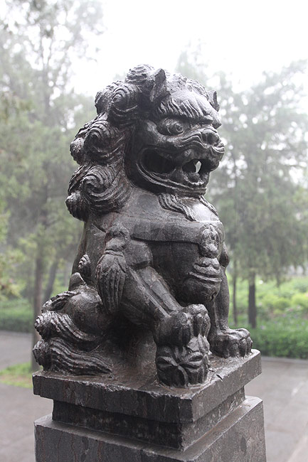 Лоян, Храм Белой Лошади, Около Хранилища Волшебного Оружия (Luoyang, White Horse Temple, Near the Depositary of Magic Weapons)